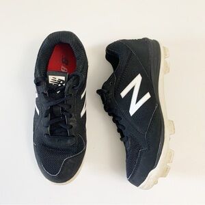 New Balance Youth Baseball Black Cleats ~ 2.5 Y